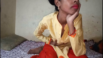 टीना ने रात में अपने बॉयफ्रेंड को बुलाया और उससे चुदाई की