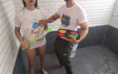 होली स्पेशल: जब सारा दोस्तों के साथ होली खेलना चाहती थी तो भाई ने उसे जोर से चोदा