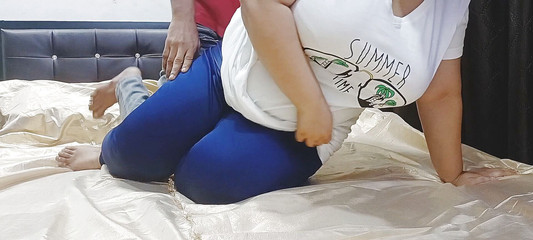 भारतीय बीबीडब्ल्यू प्रेमिका के बड़े स्तन, विशाल गांड की चुदाई हुई - अलग-अलग कोण से