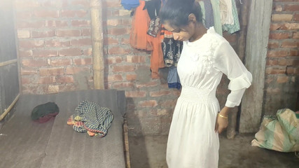 भारतीय गाँव की हॉट लड़कियाँ प्रोनिता घर में अपने पति के साथ सेक्स करती हैं