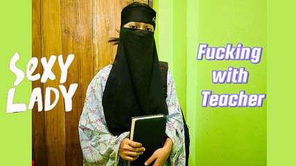 टीचर ने अपनी सेक्सी स्टूडेंट को चोदा और रोमांटिक समय का आनंद लिया