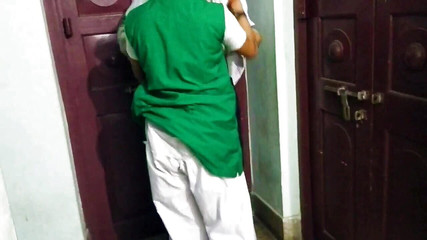 डॉक्टर और युवा नर्स