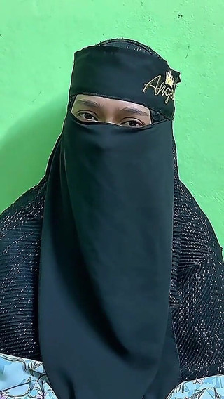 भाभी आप क्या कर रही हैं? मैं सब कुछ देख रहा हूँ