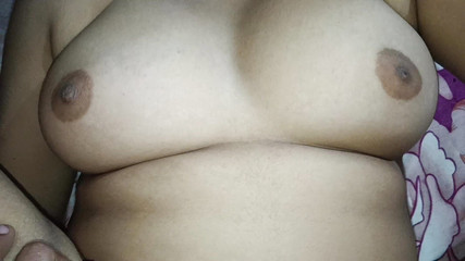 भारतीय पत्नी अपने पति के साथ चुदाई कर रही है