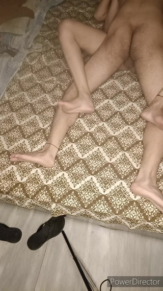 मेरी पत्नी के पूर्व-प्रेमी को पति के सामने चोदते हुए देखें और आनंद लें!