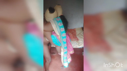 भारतीय प्रेमी साड़ी प्रदर्शन