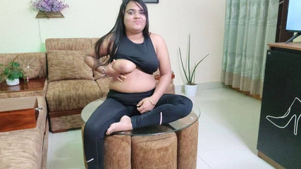 छोटे ने अपनी बड़ी चूत को चोदने के लिए भेजा