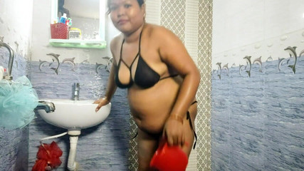 इंडियन हाउसवाइफ सेक्सी शो - 14