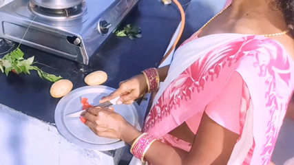 भारतीय गाँव की पत्नी की घर पर बनी डॉगी स्टाइल में चुदाई