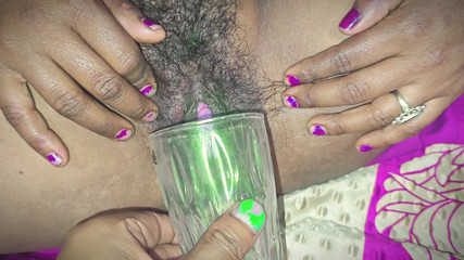 बांग्ला भाभी ग्लास सेक्स ग्लास इनसाइड पुसी हॉट सेक्स विलेज भाभी