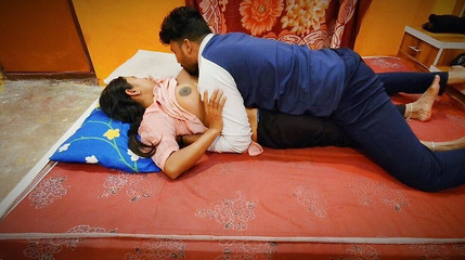 ट्रक ड्राइवर की पत्नी और जवान लड़के ने सबसे पुराने घर में चुदाई की - देसी गाँव में हिंदी में सेक्स - हिंदी मूवी में XXX वीडियो।