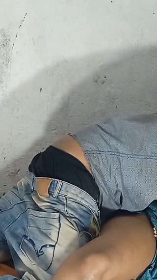 वीडियो गर्लफ्रेंड को उसके कमरे में पेला एचडी वीडियो