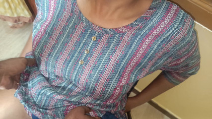 धोखा दे रही पत्नी कठिन रोमांस का आनंद ले रही है