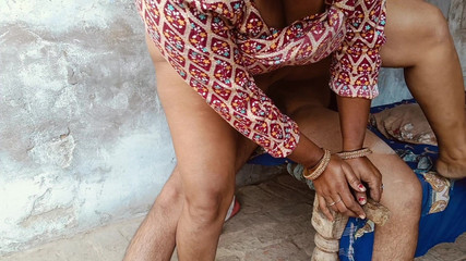 स्टेपाउंटी ने मुझे अपने घर बुलाया और अपनी बड़ी गांड मेरे लिंग पर रख दी और मुझसे जमकर चुदाई करवाई।