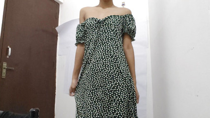 अपने लॉन्ग डिस्टेंस बॉयफ्रेंड को दिखावा करती हुई शानदार पंजाबी लड़की। गरम कामुक लड़की