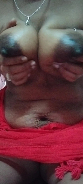 भारतीय पत्नी प्रियंका पति मित्र के साथ लाइव कॉल