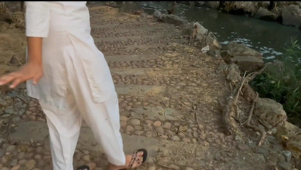 भारतीय गांव की हॉट कॉलेज देसी लड़की की जंगल में चुदाई