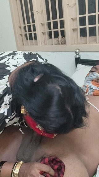 सौतेले ससुर के सामने पड़ोसी ने बहू को चोदा