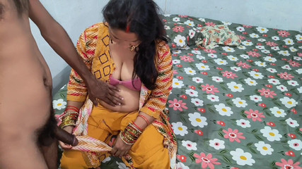 लंबे समय के बाद मेरे दोस्त को बुलाया, उसने मुझे परफेक्ट मुख-मैथुन दिया, मेरे साथ धूम्रपान किया, मेरे साथ गुदा मैथुन किया और वीर्य निगल लिया