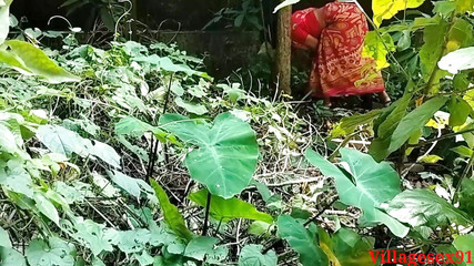 गांव की खूबसूरत पत्नी की अकेली रहने वाली भाभी की आउटडोर चुदाई में सेक्स