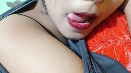 भारतीय खूबसूरत देसी भाभी की चूत में लंड डाल कर दिया मज़ा