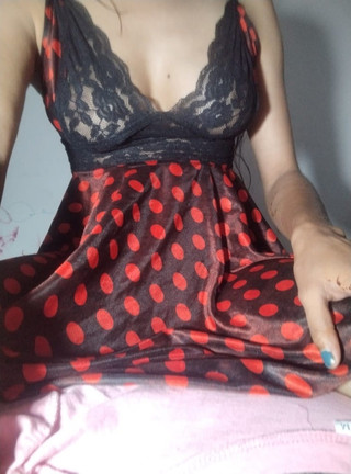 हॉट कॉलेज गर्ल अपनी चूत और गांड के छेद में केला लेती है हिंदी सोलो