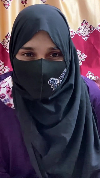 मेरी सेक्सी सौतेली बहन वैलेंटाइन डे पर अपने बॉयफ्रेंड से मिली