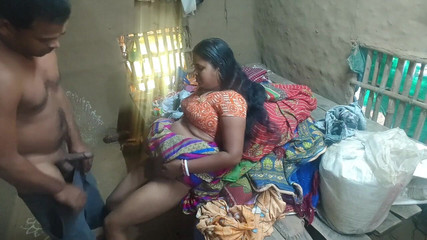 जब मेरा लंड भाभी की चूत में घुसा तो मजा आ गया. इंडियन देसी गर्ल्स सैक्स वीडियो