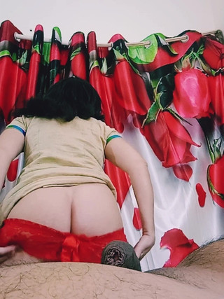 क्यूट स्लिम हॉटीज़ को डिक का बेदाग घूमना पसंद है