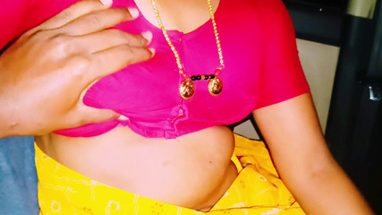 भारतीय कार सेक्स. देसी सौतेली माँ काउगर्ल की चुदाई सौतेले बेटे के साथ कार में बड़ा लंड। तेलुगु गंदी बातें