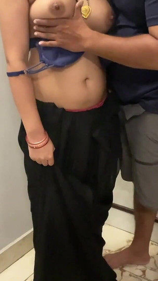 देसी प्राइवेट टीचर को उसके विकृत छात्र ने चोद दिया