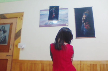 फूहड़ पत्नी और उसका दोस्त एक गर्म सेक्स में