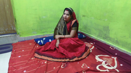 जब मेरी सौतेली पत्नी घर पर नहीं थी तो मैंने अपनी खूबसूरत सौतेली चाची को चोदा