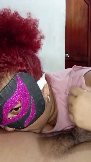 भारतीय नवविवाहित बड़ी गांड अपने सौतेले बेटे के साथ कठिन सेक्स का आनंद लेती है।