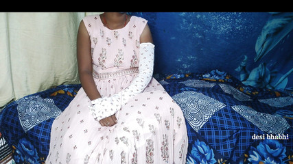 सौतेली बहन अपने सौतेले भाई के साथ अपनी पहली यौन इच्छा पूरी करना चाहती है