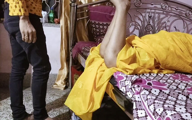 सेक्सी गृहिणी वास्तव में अपने सौतेले भाई के साथ चुदाई कर रही है