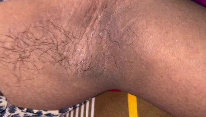 भारतीय लड़की पहली बार बड़े निपल्स चूस रही है