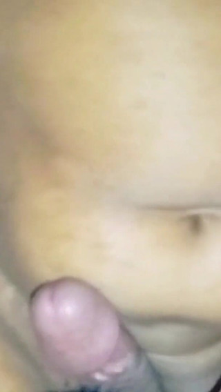 जब मेरे पति घर पर नहीं होते तो मेरे कामुक पड़ोसी ने मुझे चोदा