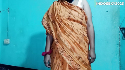 मेरी नौकरानी सेक्स बहुत सुंदर है इसलिए मैंने उसे गले लगाया और उसे चोदा 2023