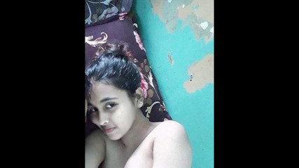 बॉयफ्रेंड के साथ होटल में एन्जॉय करती देसी गर्ल