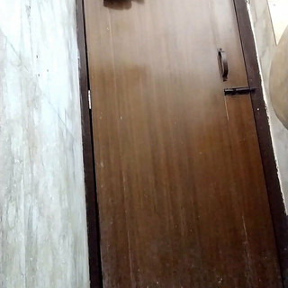 रिया ने बाथरूम में अपनी चूत दिखाई