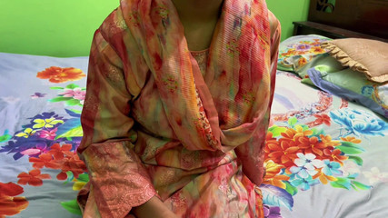 जब मेरे पति काम पर होते हैं तो मेरे जीजाजी ने मुझे चोदा