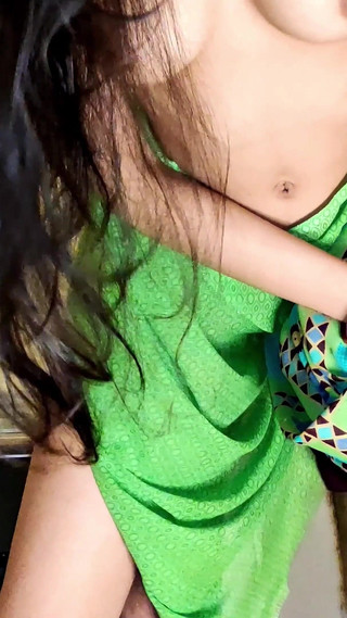 भारतीय लड़के ने कॉलेज टीचर के साथ नग्न होकर उसकी चुदाई की