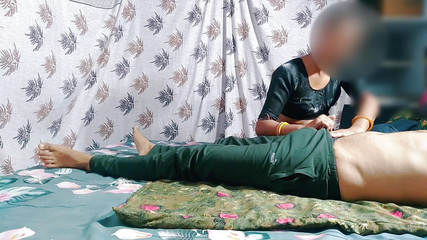 भारतीय देसी बहुत गहराई तक चूस रही है और लंड पर उछल रही है