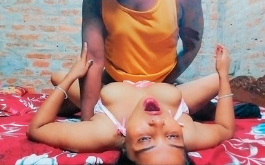 भारतीय देसी गांव की युवा लड़की की रात में जोरदार चुदाई - सबसे पुराना घर