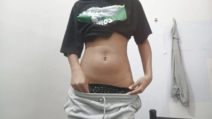 पैंटी में गर्म किशोर गधा