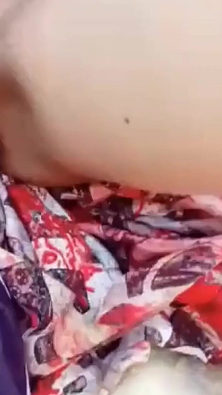 भारतीय दुकान की नौकरानी ने आउटडोर फार्म में मालिक के साथ धोखा देकर सेक्स किया