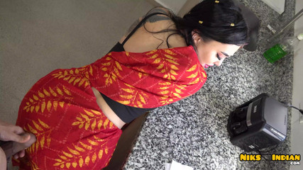 शर्मीली बड़े स्तन वाली एमआईएलए भाभी को देवर ने जोर से चोदा