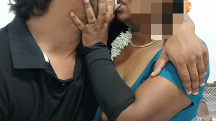 हॉट कपल्स लिप किसिन और हॉट माउथ फकिंग