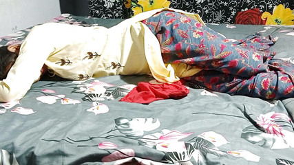 मेरी सेक्सी भाभी ने उस रात के बाद शेल मेक में कामुक अवसर का फायदा उठाया जब उसने मेरा लंड पकड़ा और चोदा